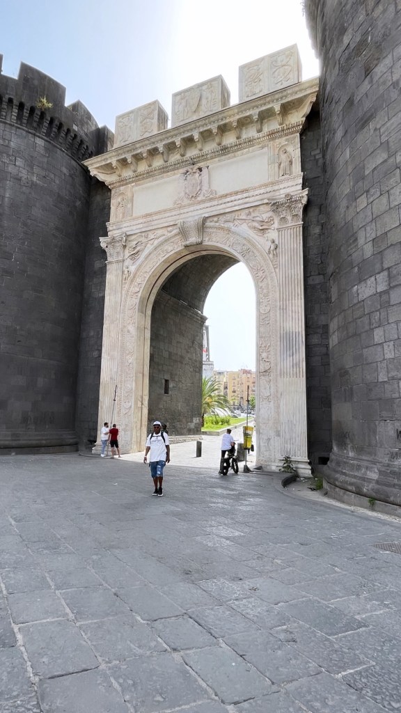 ee5a3909-bbc9-45fb-be18-7922f9d867fc-1