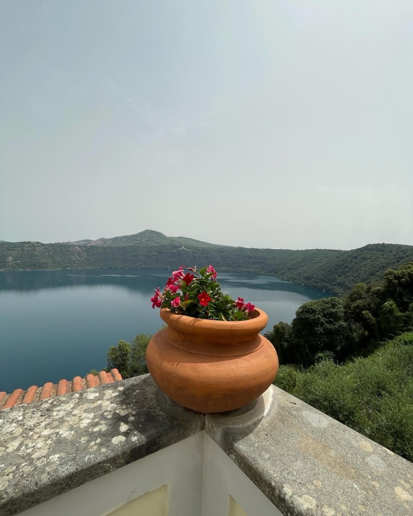 ef1717b4-4797-42d2-a6d0-5357536fee8e-1